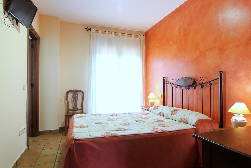 Hotel Rural Hojaranzos Tejeda de Tiétar エクステリア 写真