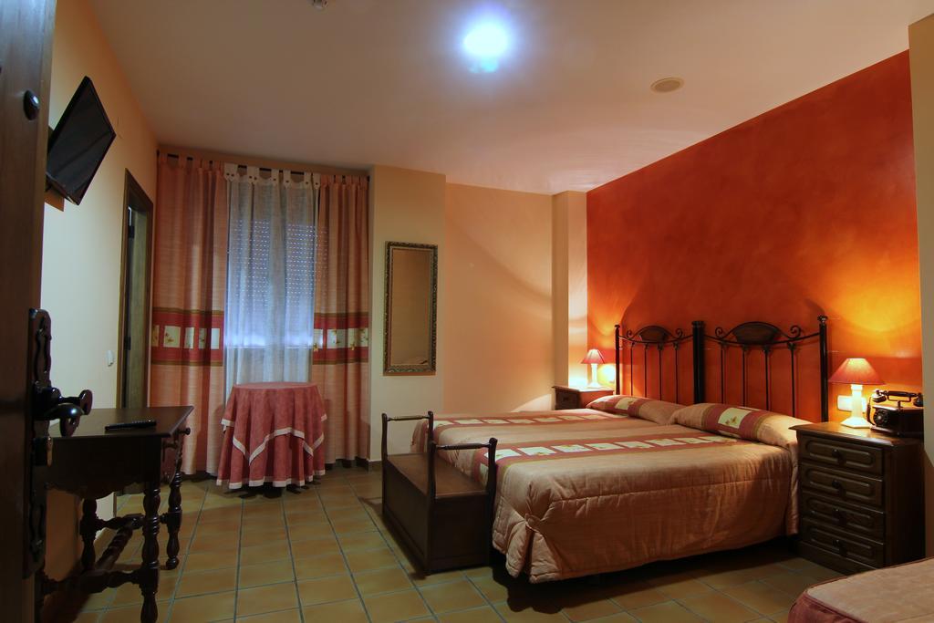 Hotel Rural Hojaranzos Tejeda de Tiétar エクステリア 写真