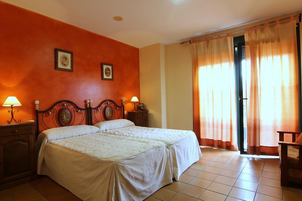 Hotel Rural Hojaranzos Tejeda de Tiétar エクステリア 写真